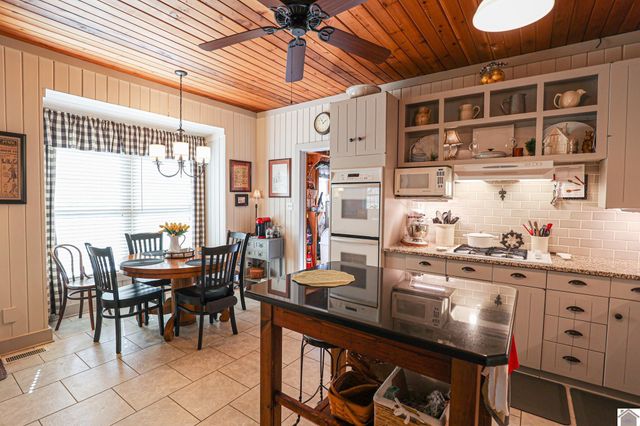 2074 Natchez Ln, Paducah, KY 42001