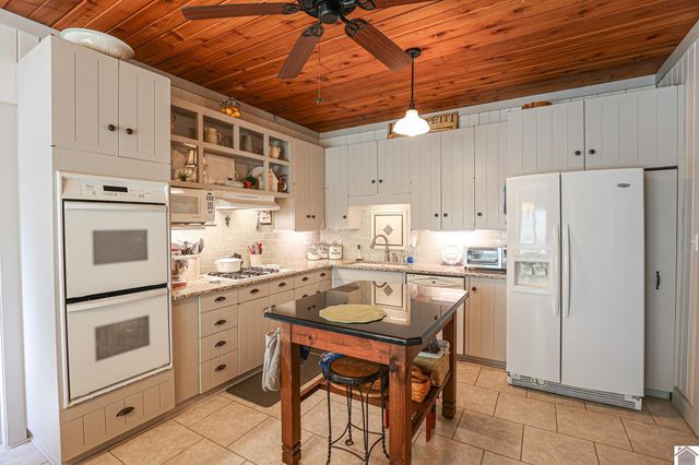 2074 Natchez Ln, Paducah, KY 42001