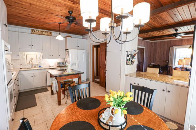 2074 Natchez Ln, Paducah, KY 42001