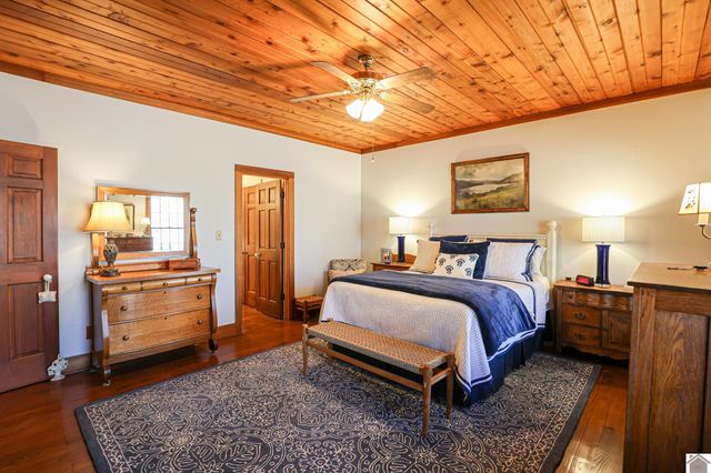 2074 Natchez Ln, Paducah, KY 42001