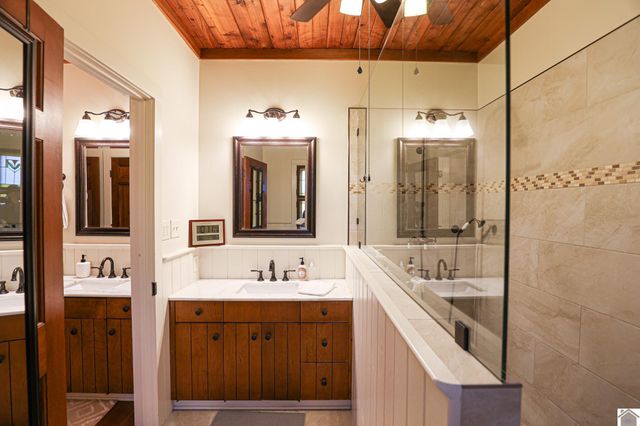 2074 Natchez Ln, Paducah, KY 42001