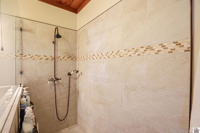 2074 Natchez Ln, Paducah, KY 42001