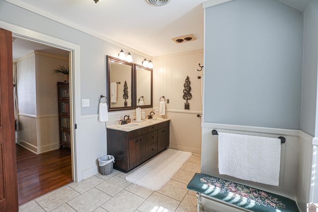 2074 Natchez Ln, Paducah, KY 42001