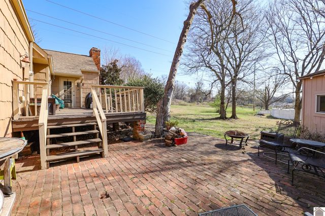 2074 Natchez Ln, Paducah, KY 42001