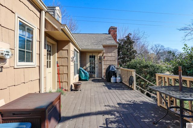 2074 Natchez Ln, Paducah, KY 42001