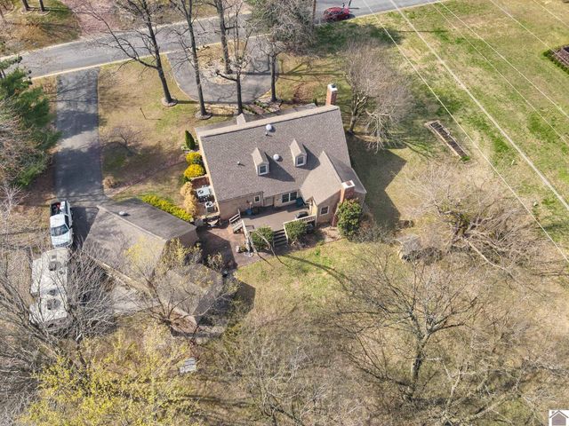 2074 Natchez Ln, Paducah, KY 42001