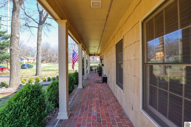 2074 Natchez Ln, Paducah, KY 42001