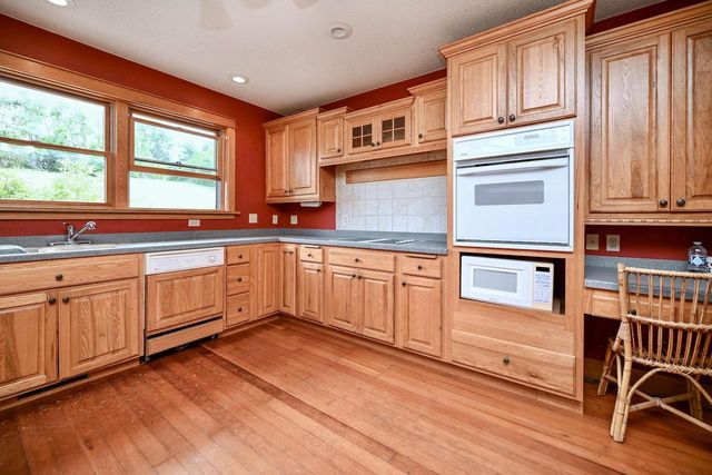 S3093 Baertsch Valley ROAD, Fountain City, WI 54629