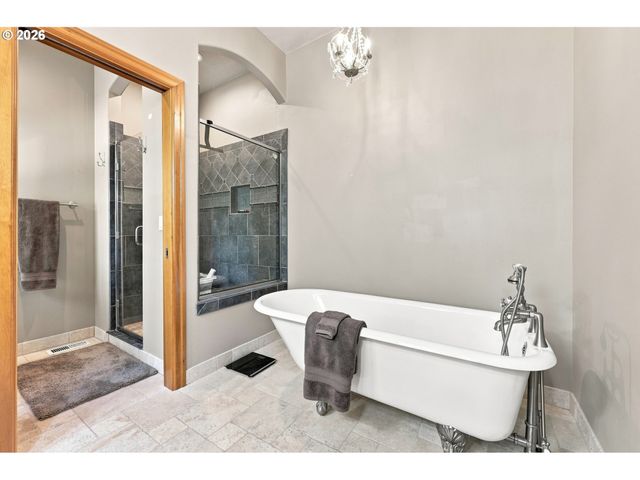 8443 Se ORIENT Dr, Gresham, OR 97080