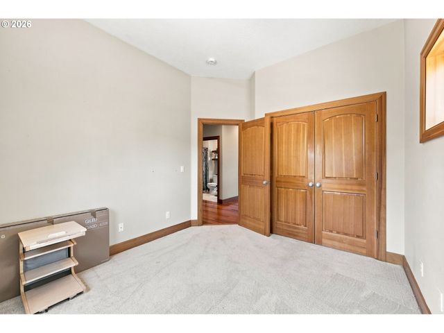 8443 Se ORIENT Dr, Gresham, OR 97080
