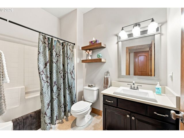 8443 Se ORIENT Dr, Gresham, OR 97080