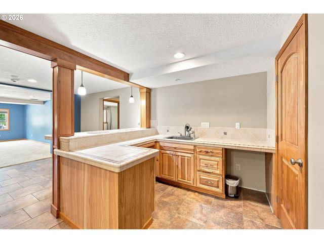 8443 Se ORIENT Dr, Gresham, OR 97080