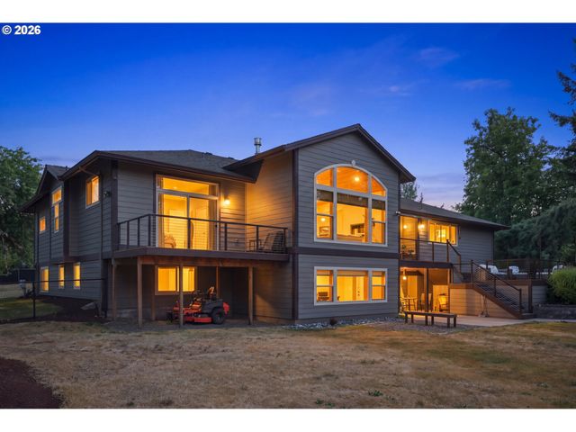8443 Se ORIENT Dr, Gresham, OR 97080