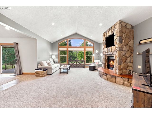 8443 Se ORIENT Dr, Gresham, OR 97080