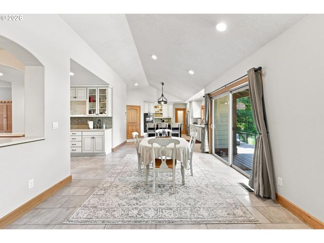 8443 Se ORIENT Dr, Gresham, OR 97080