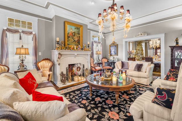 564 E Main St, Jackson, TN 38301