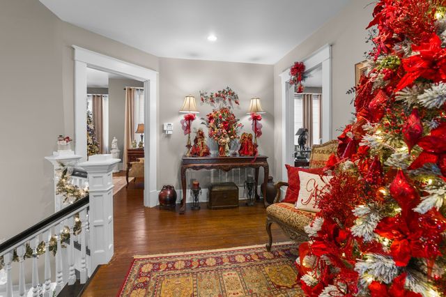 564 E Main St, Jackson, TN 38301