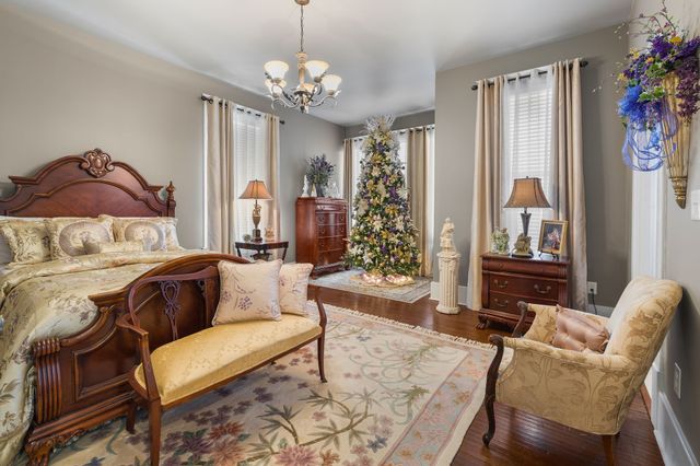 564 E Main St, Jackson, TN 38301