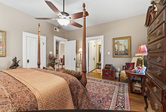 564 E Main St, Jackson, TN 38301