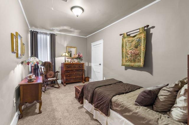 564 E Main St, Jackson, TN 38301