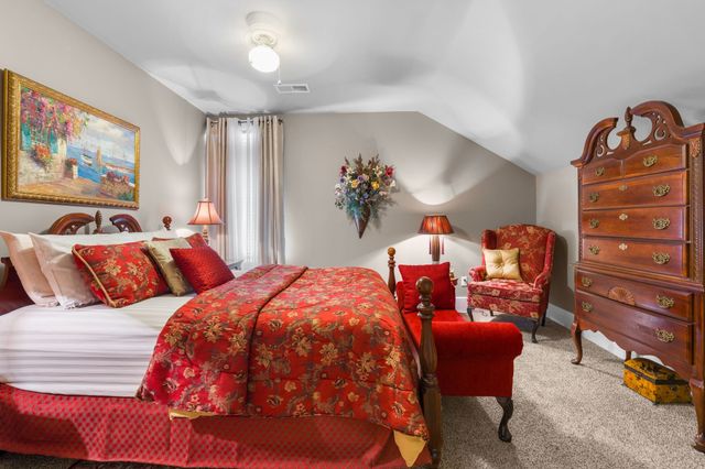 564 E Main St, Jackson, TN 38301