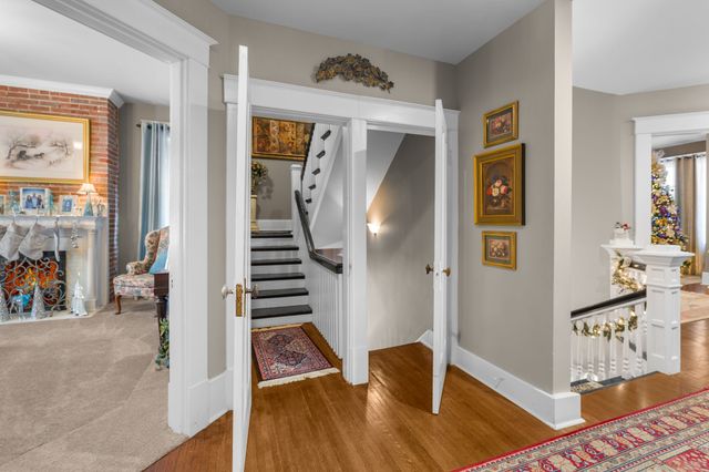 564 E Main St, Jackson, TN 38301