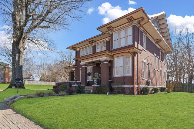 564 E Main St, Jackson, TN 38301