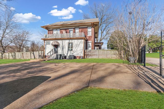 564 E Main St, Jackson, TN 38301