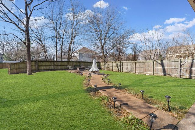 564 E Main St, Jackson, TN 38301