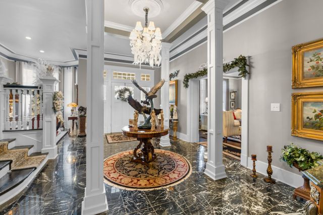 564 E Main St, Jackson, TN 38301