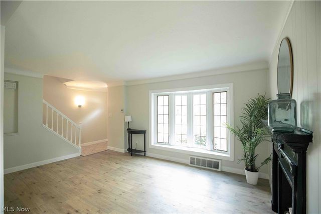 1766 Longwood Drive, Mayfield Heights, OH 44124