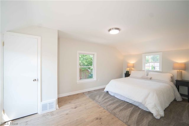 1766 Longwood Drive, Mayfield Heights, OH 44124