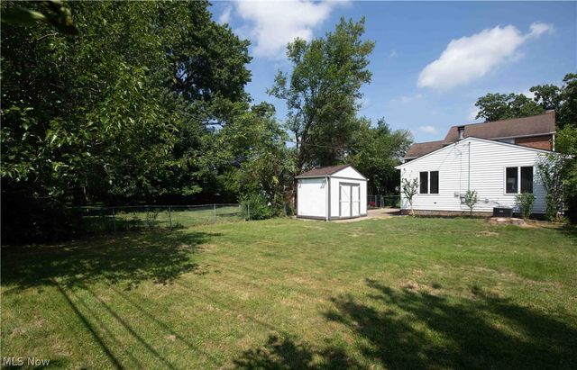 1766 Longwood Drive, Mayfield Heights, OH 44124