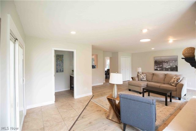 1766 Longwood Drive, Mayfield Heights, OH 44124