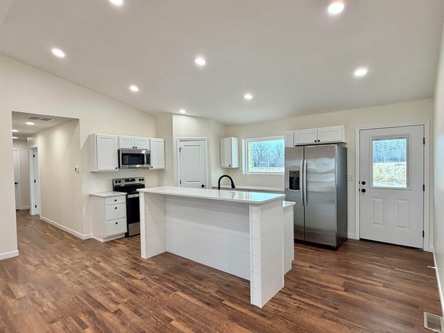 1380 N 1375 w, Linton, IN 47441