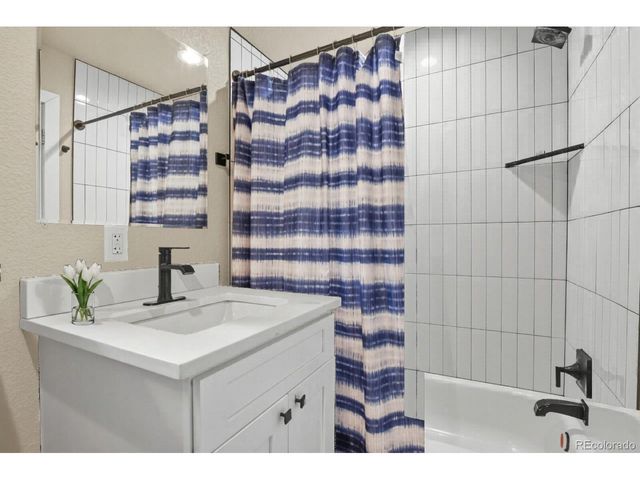 439 S Knox Ct, Denver, CO 80219