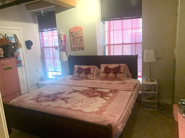 130 John St 250, Lowell, MA 01852