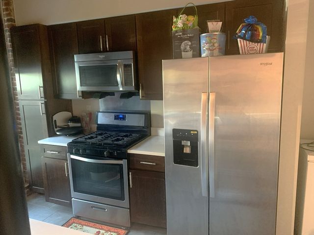 130 John St 250, Lowell, MA 01852