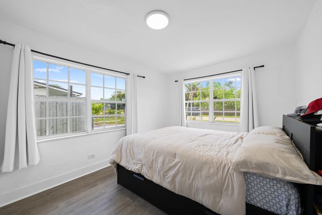 2571 NW 18th Court, Fort Lauderdale, FL 33311