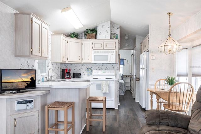 1604 N MANATEE LOOP, Punta Gorda, FL 33950