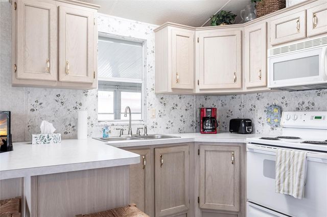 1604 N MANATEE LOOP, Punta Gorda, FL 33950