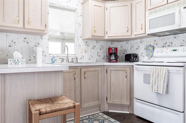 1604 N MANATEE LOOP, Punta Gorda, FL 33950