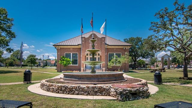 464 Sandringham LOOP, Kyle, TX 78640