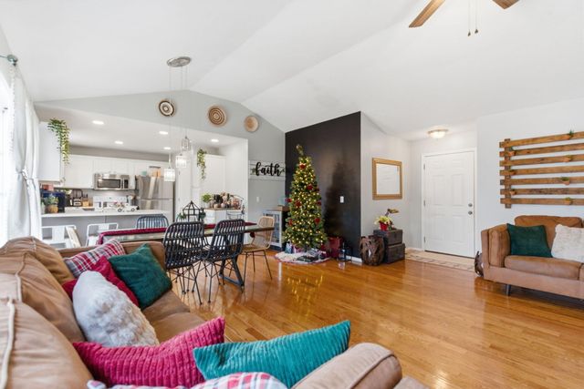 1204 S 16th Street, Ozark, MO 65721