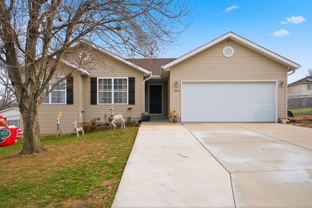 1204 S 16th Street, Ozark, MO 65721