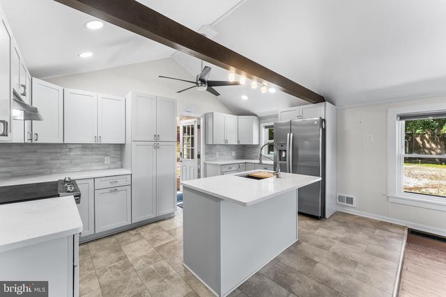6 SPRUCE LN, Bridgeton, NJ 08302