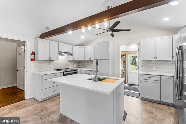 6 SPRUCE LN, Bridgeton, NJ 08302