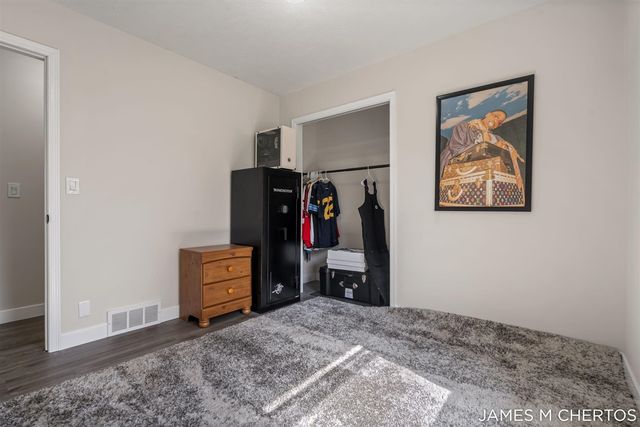 8283 Deer Valley Drive, Alto, MI 49302