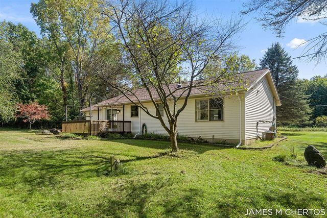 8283 Deer Valley Drive, Alto, MI 49302