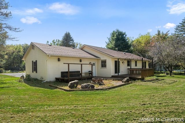 8283 Deer Valley Drive, Alto, MI 49302